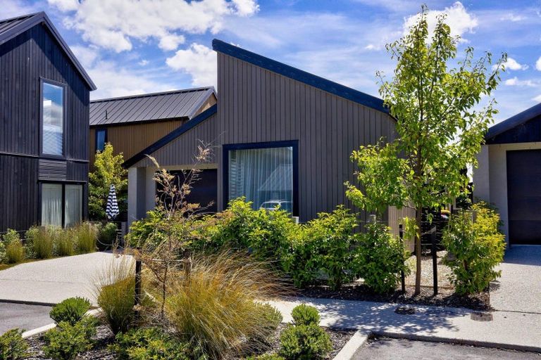 Photo of property in 22 Mulholland Drive, Jacks Point, 9371