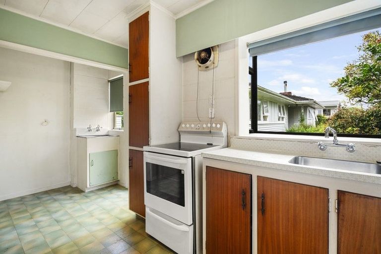 Photo of property in 64a Muir Avenue, Mangere Bridge, Auckland, 2022