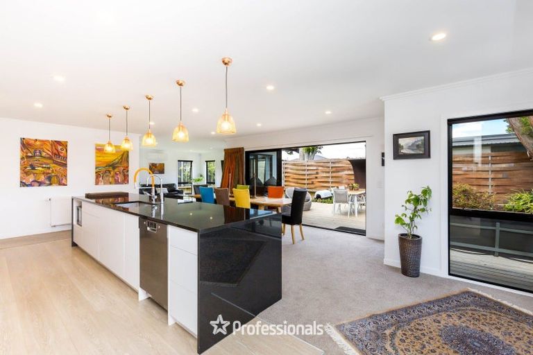 Photo of property in 15 Gilruth Road, Wallaceville, Upper Hutt, 5018