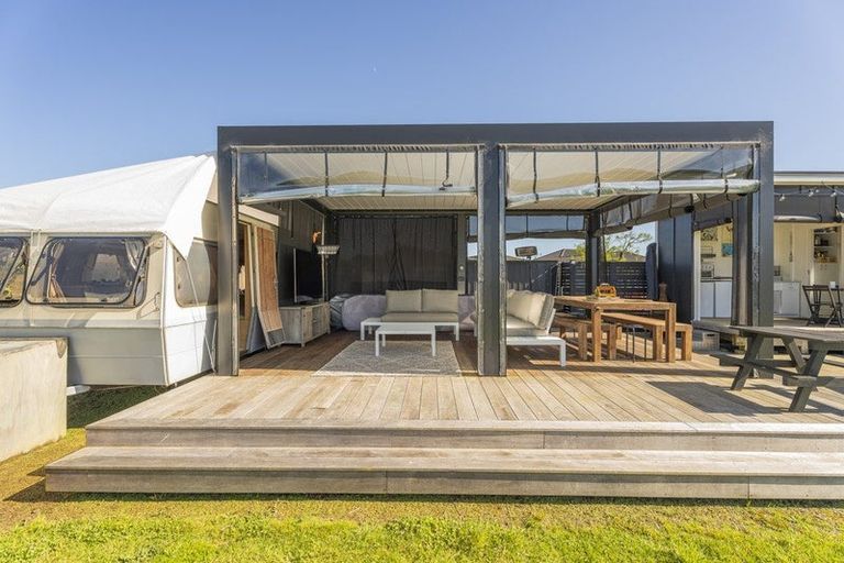 Photo of property in 14 Mermaid Place, Whitianga, 3510