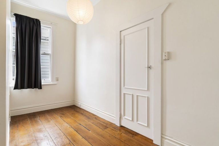 Photo of property in 31 Castle Street, Eltham, 4322