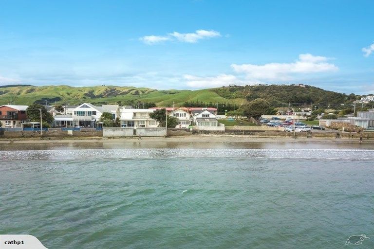 Photo of property in 30 Steyne Avenue, Plimmerton, Porirua, 5026