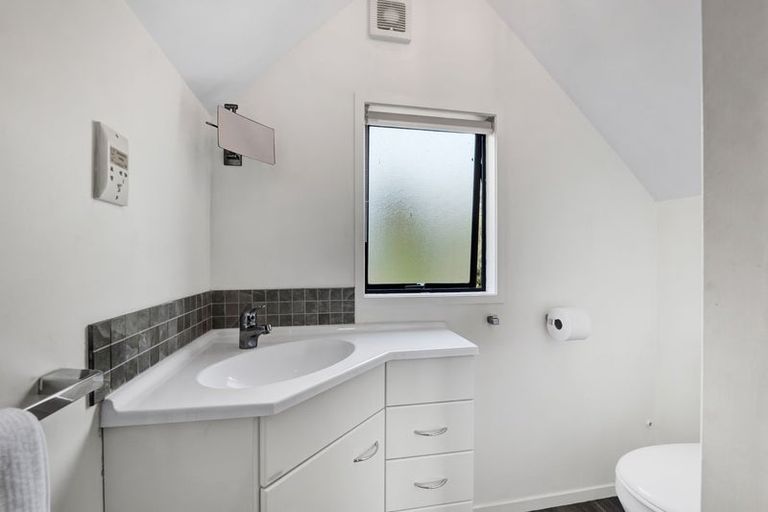 Photo of property in 76a Paynters Avenue, Strandon, New Plymouth, 4312