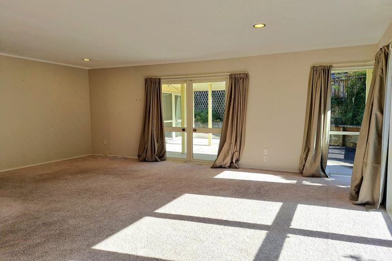 Photo of property in 9 Harbour Lights Close, West Harbour, Auckland, 0618