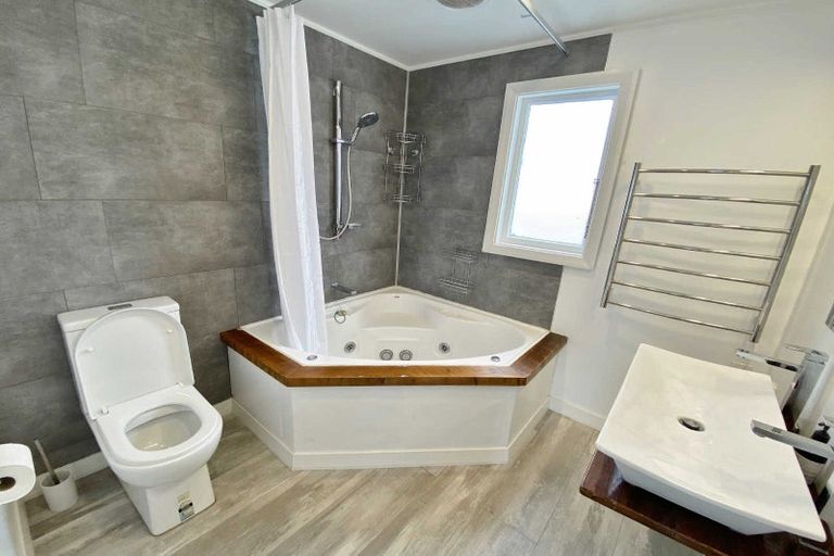 Photo of property in 42 Huxley Street, Sydenham, Christchurch, 8023