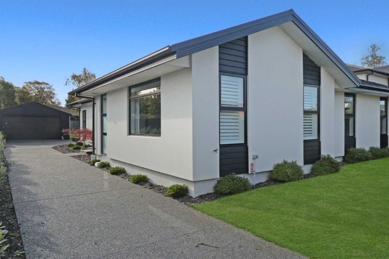 Photo of property in 93 Edgeware Road, St Albans, Christchurch, 8014