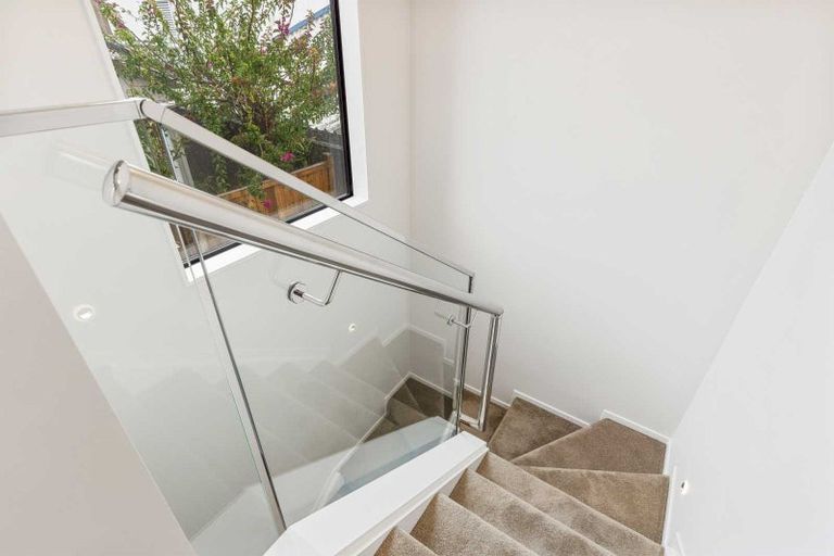 Photo of property in 78e Kelman Road, Kelston, Auckland, 0602