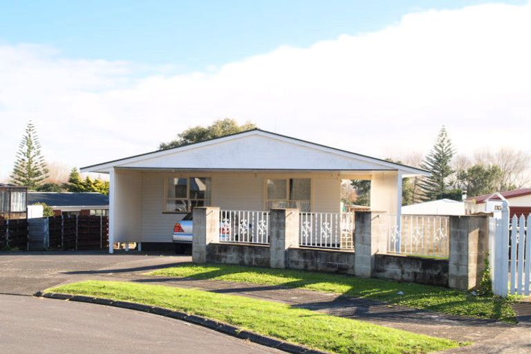 Photo of property in 11 Walden Place, Mangere East, Auckland, 2024