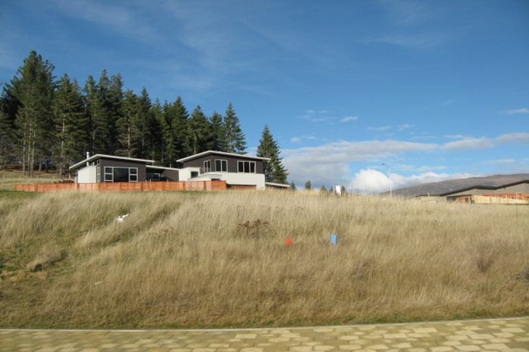 Photo of property in 14 Farrant Drive, Wanaka, 9305