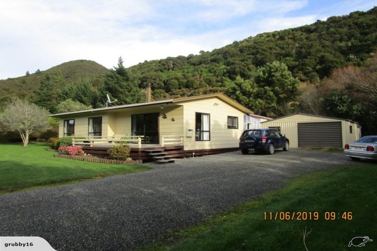 Photo of property in 16 Mclaughlin Drive, Tinui, Masterton, 5889