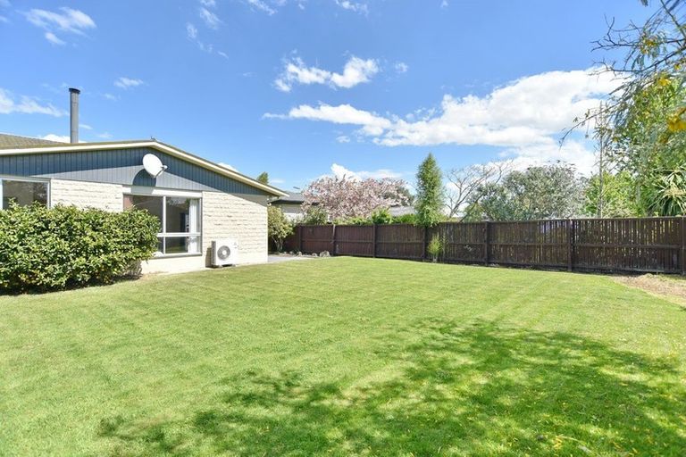 Photo of property in 55 Winters Road, Redwood, Christchurch, 8051