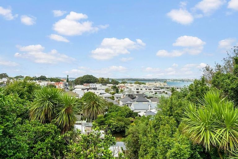 Photo of property in 1/39 Clarence Street, Devonport, Auckland, 0624