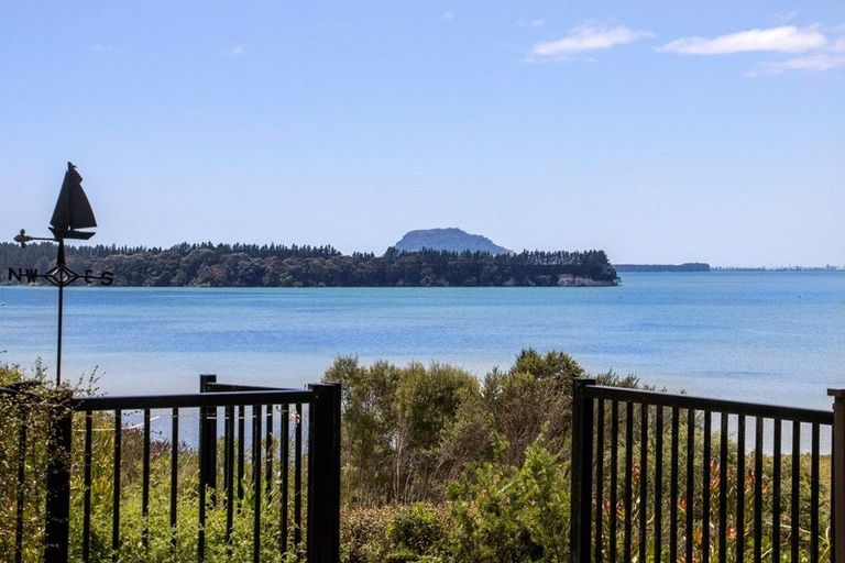 Photo of property in 49 Lakeside Terrace, Omokoroa, 3114