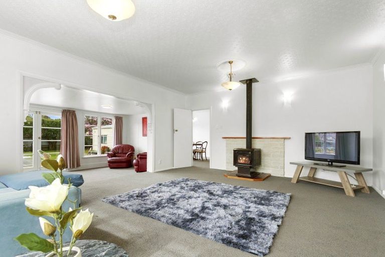 Photo of property in 12 Raukawa Grove, Trentham, Upper Hutt, 5018