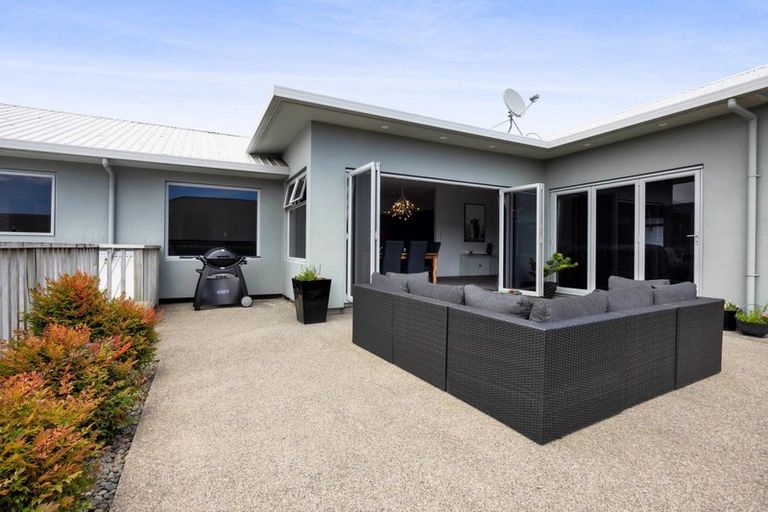 Photo of property in 188 Heta Road, Highlands Park, New Plymouth, 4312