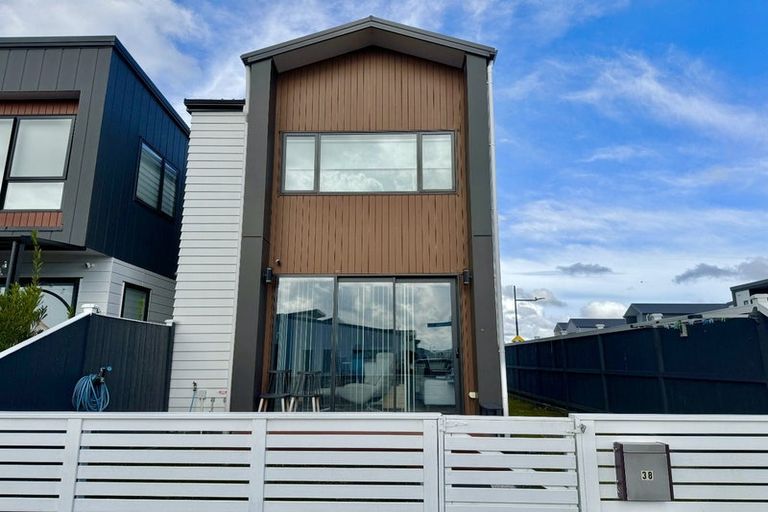 Photo of property in 38 Parahau Road, Papakura, 2110