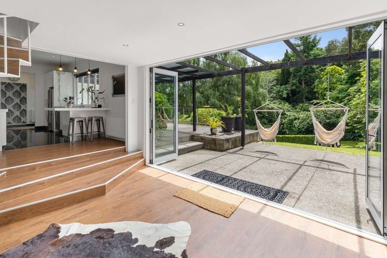 Photo of property in 77 Parkes Avenue, Saint Johns Hill, Whanganui, 4501