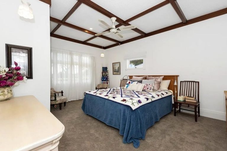 Photo of property in 55 Forest Lake Road, Forest Lake, Hamilton, 3200