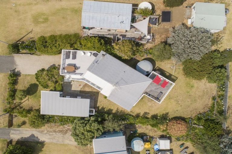 Photo of property in 48 Blue Pacific Parade, Riversdale Beach, Masterton, 5872