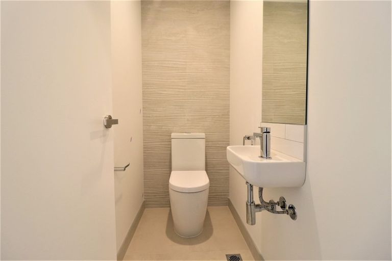 Photo of property in 34 Hobsonville Point Road, Hobsonville, Auckland, 0616