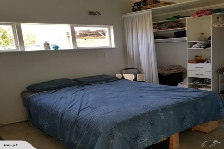 Photo of property in 18 Woodglen Road, Glen Eden, Auckland, 0602