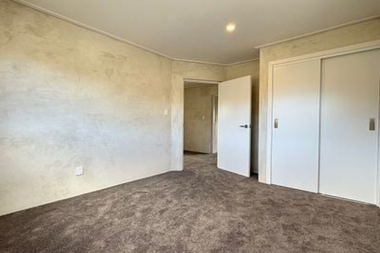 Photo of property in 86a Tiriwa Drive, Massey, Auckland, 0614