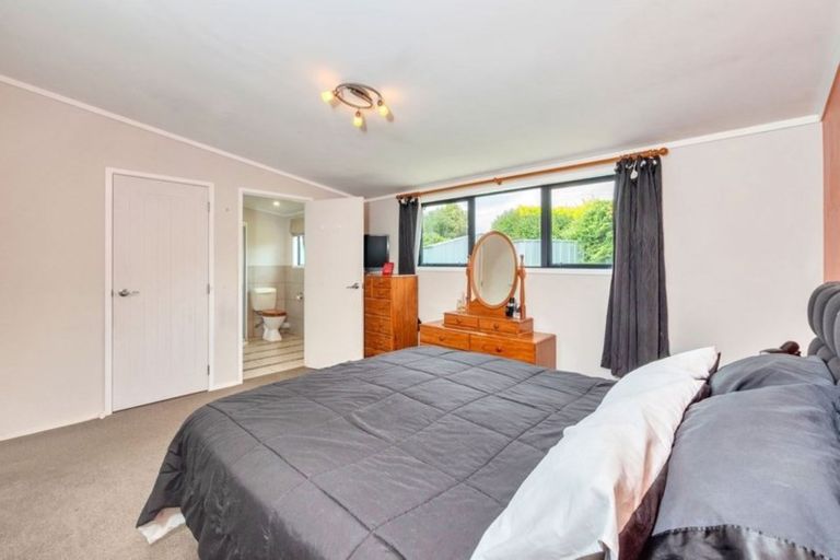 Photo of property in 106 Queen Street, Waiuku, 2123