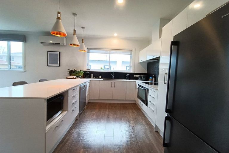 Photo of property in 17 Rossiter Avenue, Waterloo, Lower Hutt, 5011