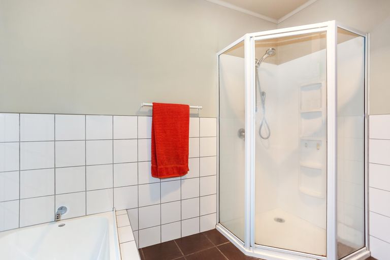 Photo of property in 4 Station Road, Pukekohe, 2120