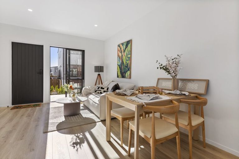 Photo of property in 13 Paetai Lane, Te Atatu Peninsula, 0610