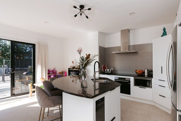 Photo of property in 5 Piha Close, Papamoa Beach, Papamoa, 3118