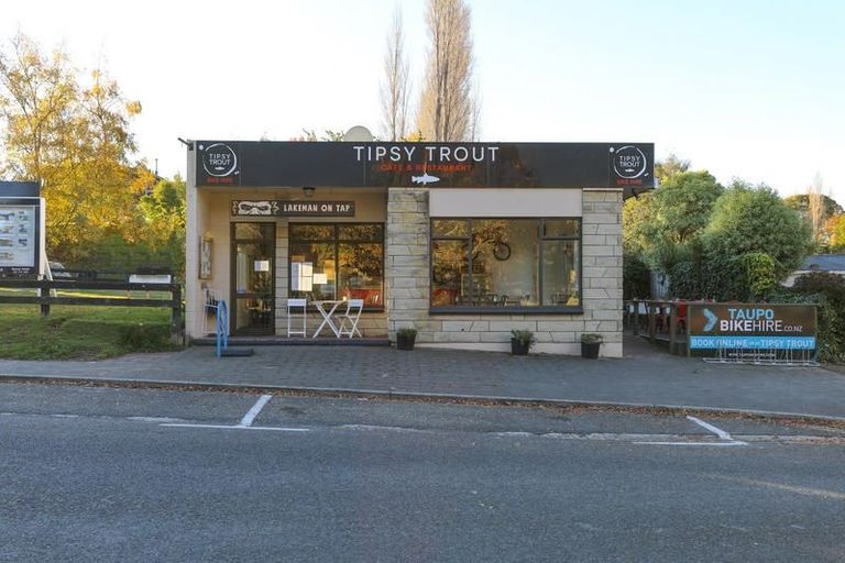 Photo of property in 68 Kinloch Road, Kinloch, Taupo, 3377