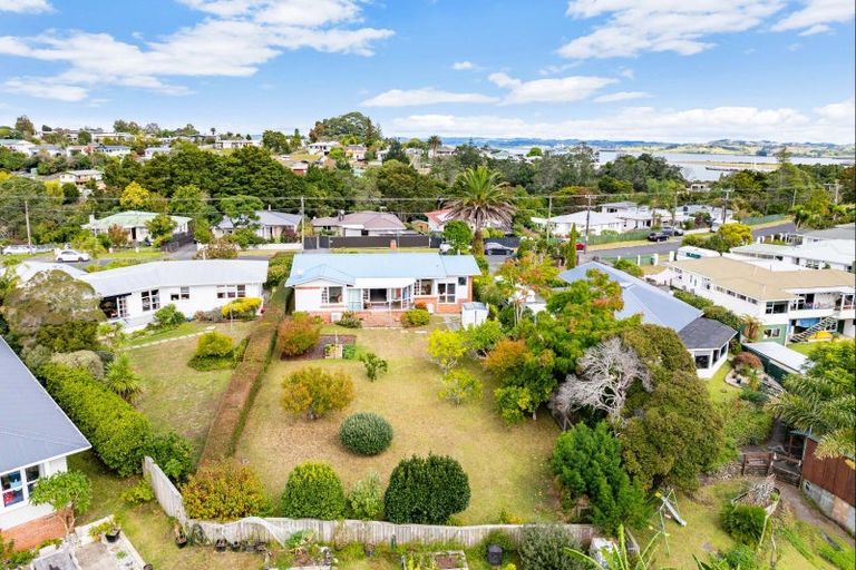Photo of property in 8 George Point Road, Onerahi, Whangarei, 0110