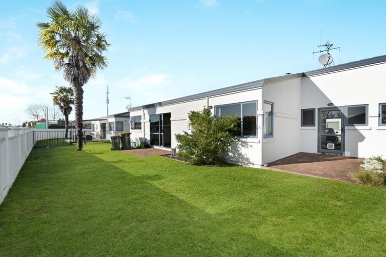 Photo of property in 14 Sudbury Court, Rototuna North, Hamilton, 3210