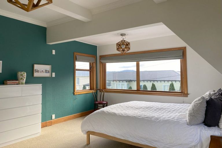 Photo of property in 100 Pirie Street, Mount Victoria, Wellington, 6011