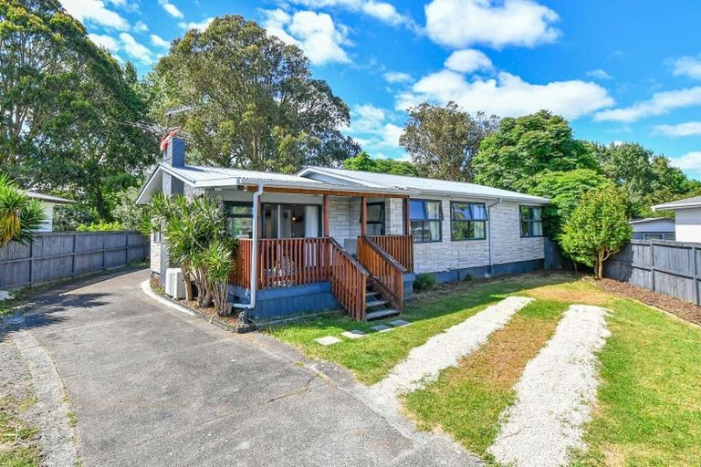 Photo of property in 13 Romney Place, Manurewa, Auckland, 2102