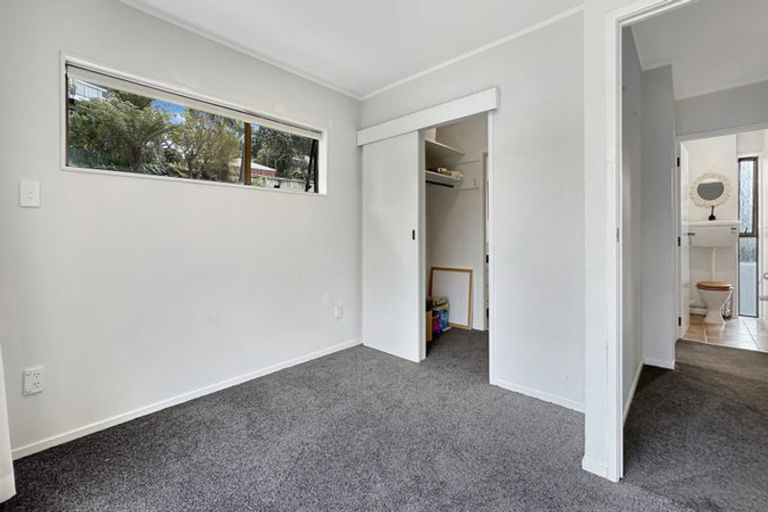 Photo of property in 2/5 Manaia Place, Mairangi Bay, Auckland, 0630