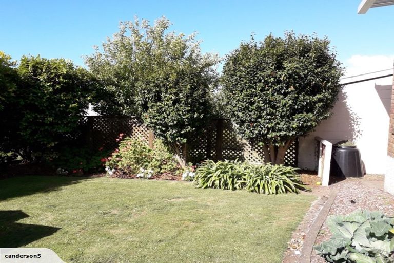 Photo of property in 1/239 Carrington Street, Vogeltown, New Plymouth, 4310