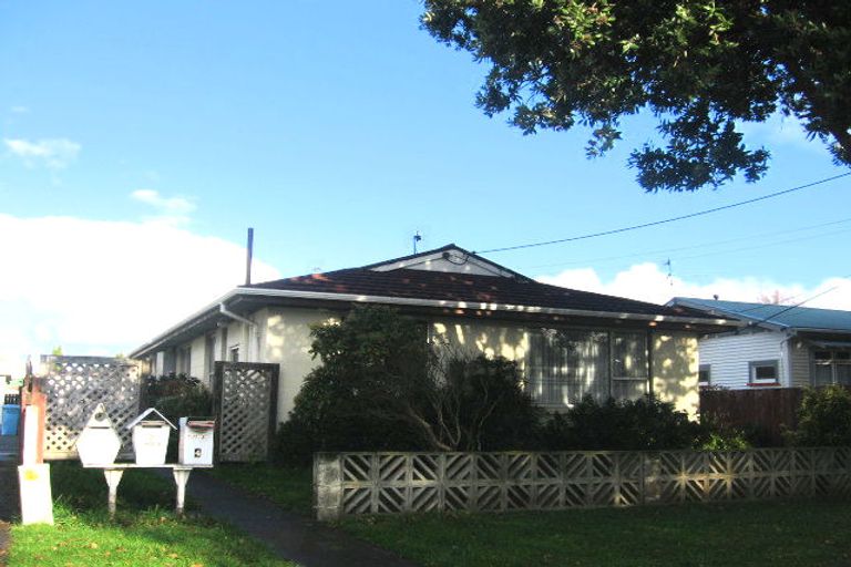 Photo of property in 2/4 Rodney Street, Waiwhetu, Lower Hutt, 5010