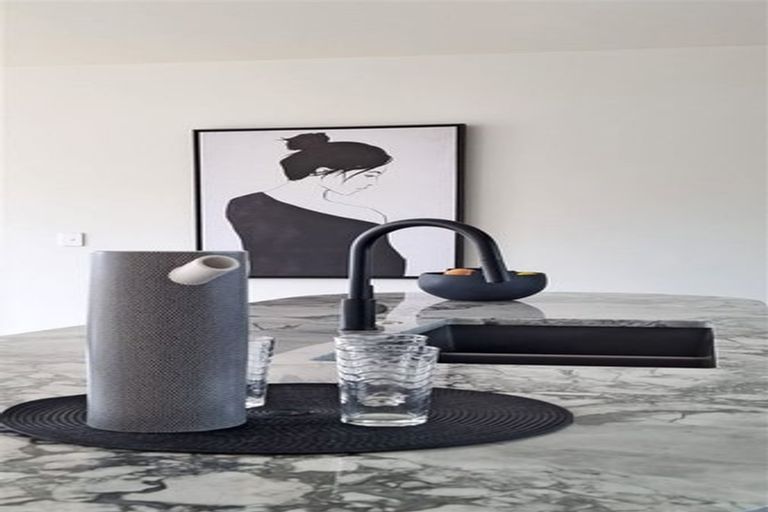 Photo of property in 7/5 Lemon Grove Lane, Greenhithe, Auckland, 0632