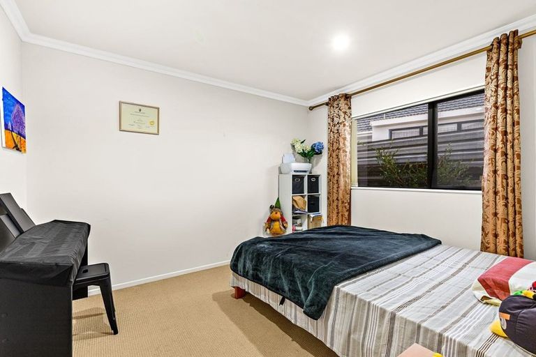 Photo of property in 18a Airdrie Road, Ranui, Auckland, 0612
