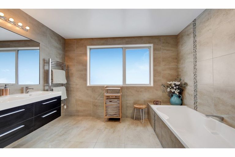 Photo of property in 2479 Tram Road, West Eyreton, Rangiora, 7475