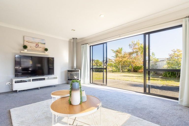 Photo of property in 20 Consort Close, Paraparaumu Beach, Paraparaumu, 5032