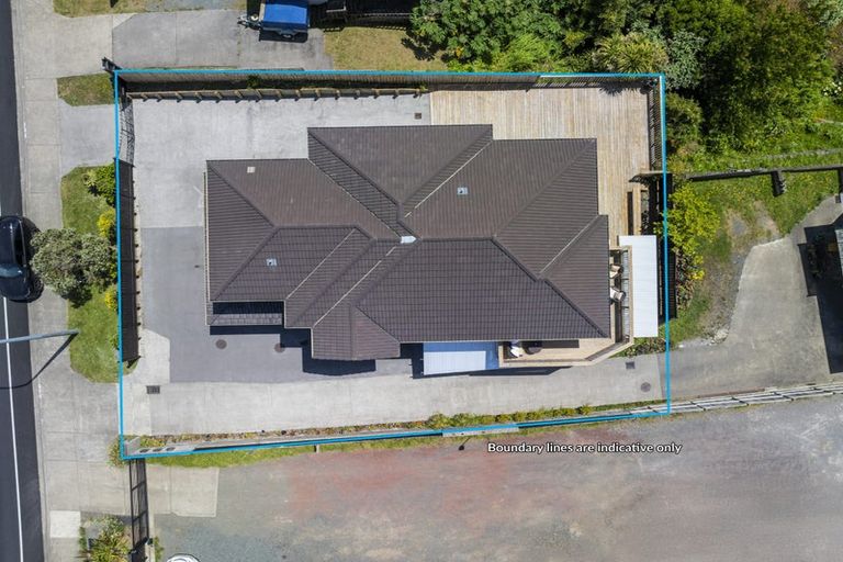 Photo of property in 627a Glenfield Road, Totara Vale, Auckland, 0629