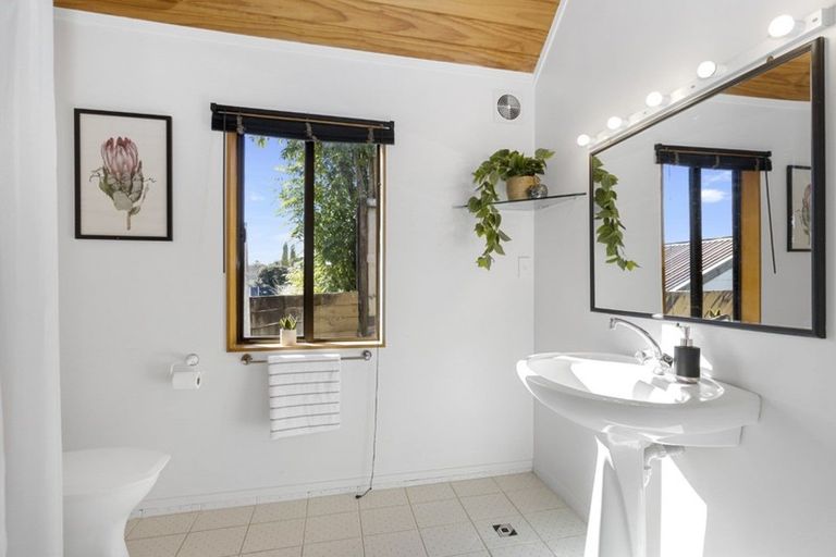 Photo of property in 10a Burn-murdoch Street, St Andrews, Hamilton, 3200