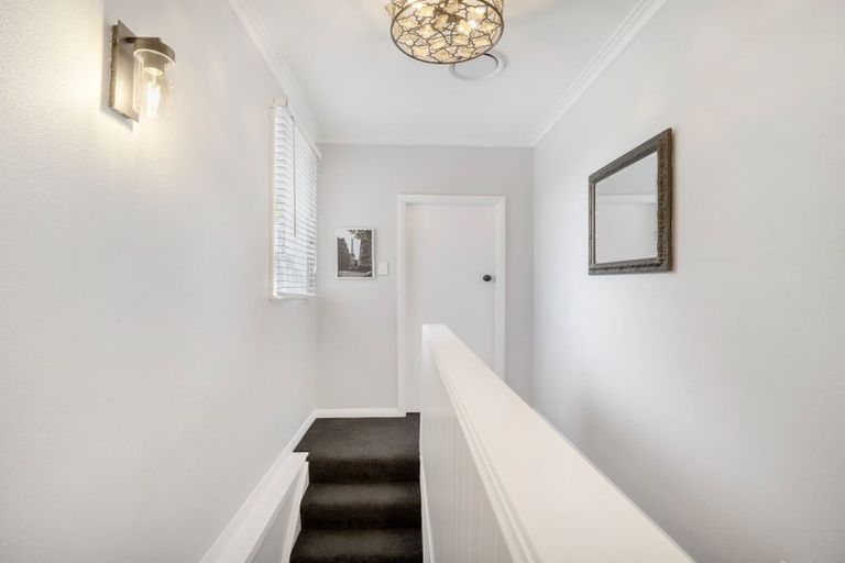 Photo of property in 5 Wigan Place, Hokowhitu, Palmerston North, 4410