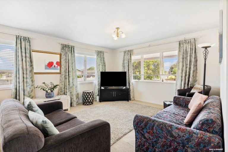 Photo of property in 22 Norfolk Rise, Waiuku, 2123