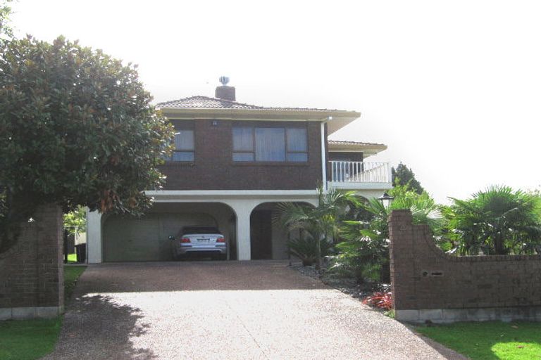 Photo of property in 4 Highlight Parade, Te Atatu South, Auckland, 0610