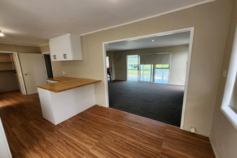 Photo of property in 41 Moncrieff Avenue, Clendon Park, Auckland, 2103