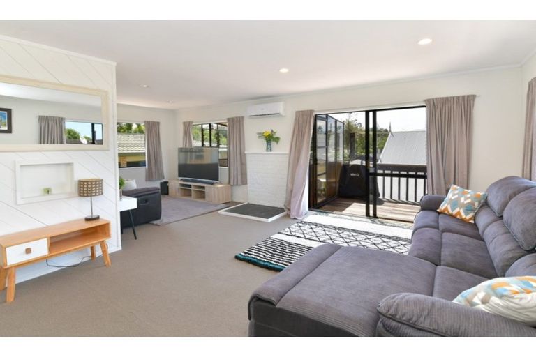 Photo of property in 360a Whangaparaoa Road, Stanmore Bay, Whangaparaoa, 0932